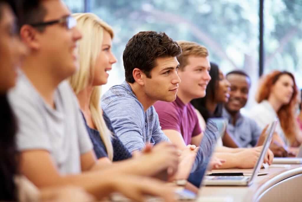 college students 109483834