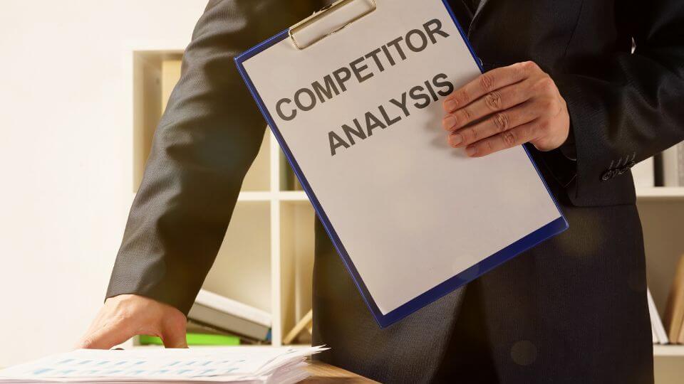 benchmarking vantaggio analisi competitor