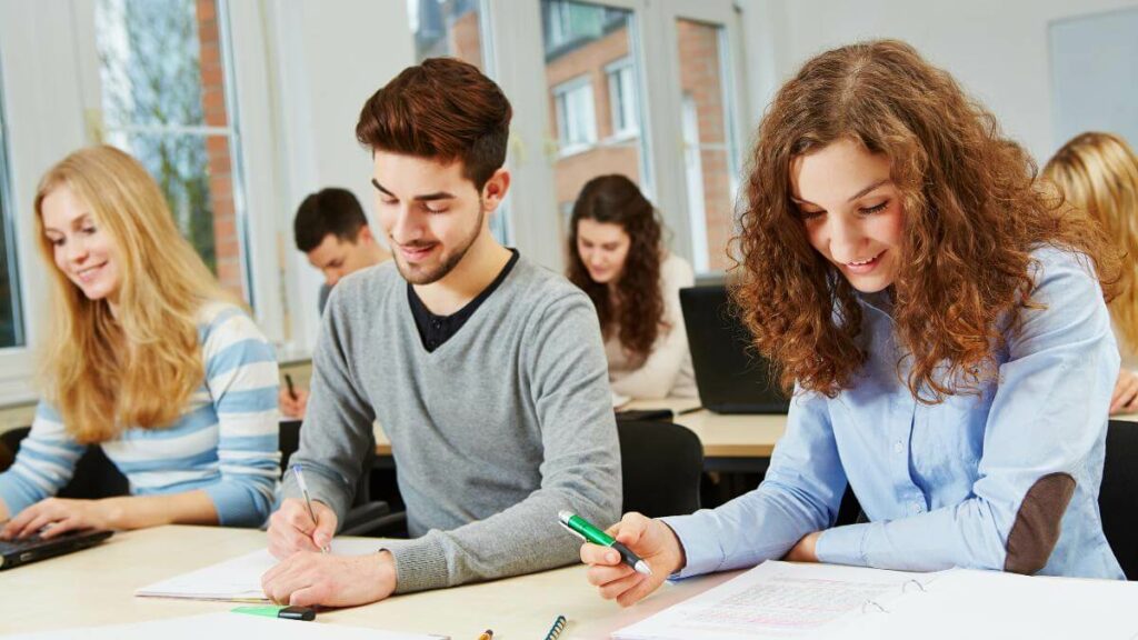 Iscrizione a due corsi di laurea La guida per la doppia laurea