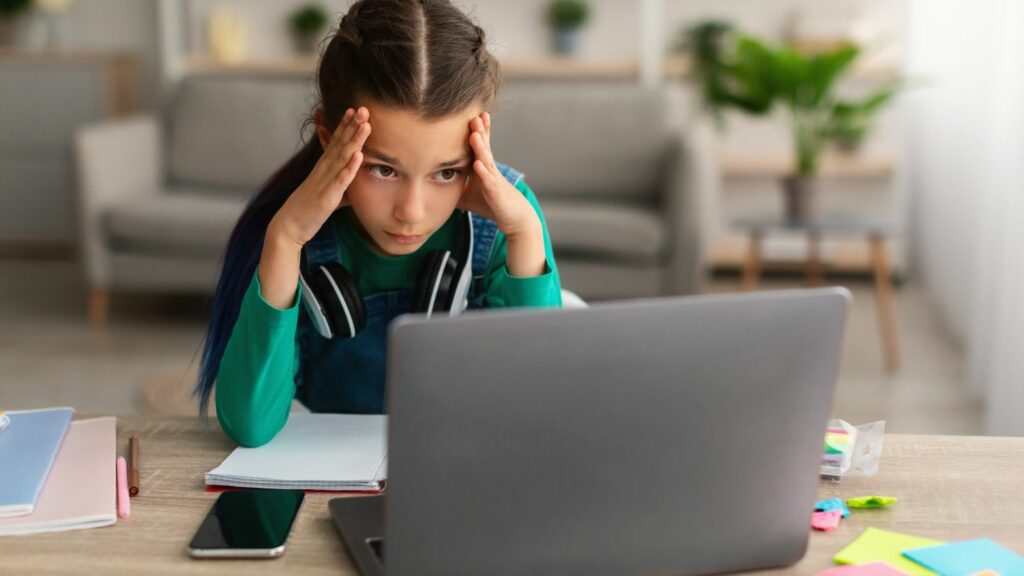 Ansia e pressione sociale - stress adolescenti