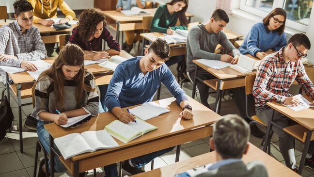 Scuola Valditara - novità sospensioni e voti in condotta