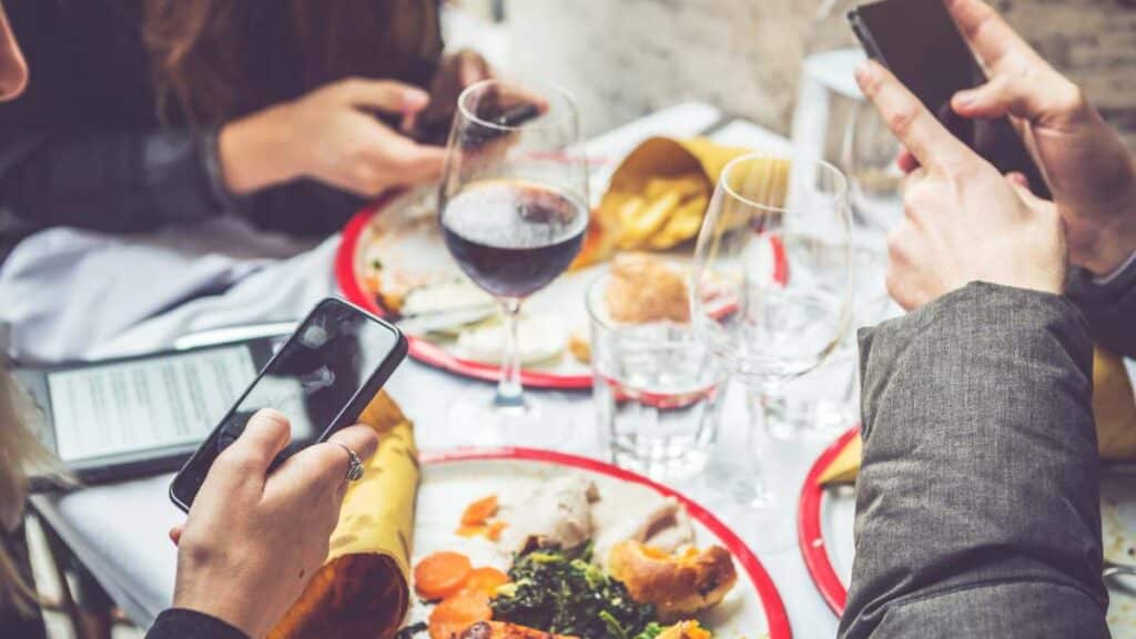 dipendenza social - effetti sui giovani