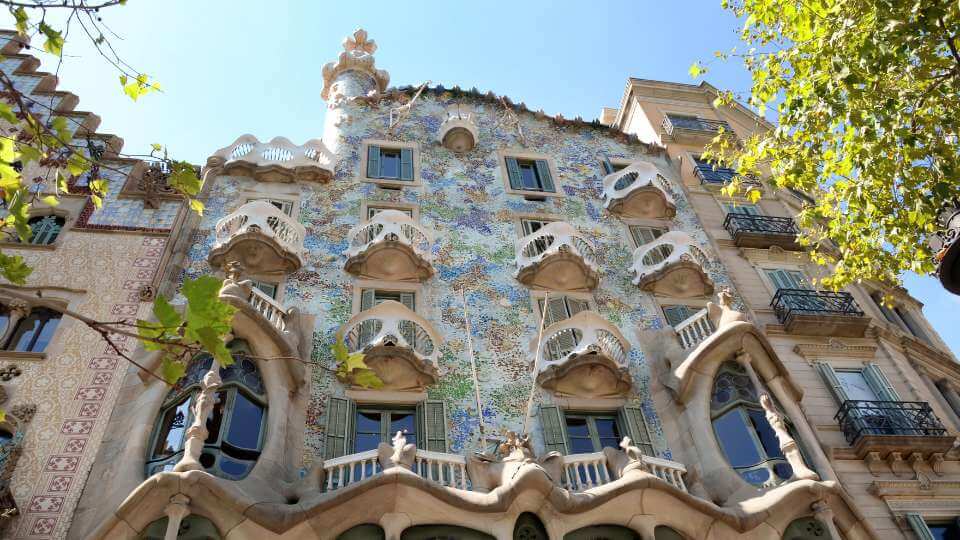 Casa Batllò - forme, materiali e simbolismo