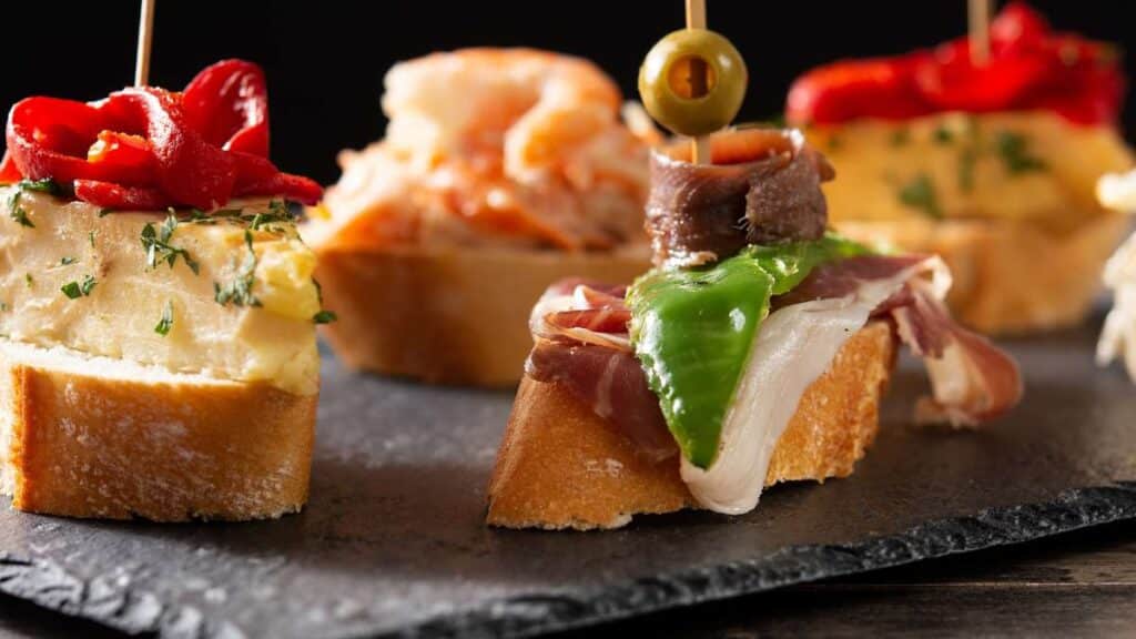 Pintxos - cosa sono e come le tapas diventano arte nei Paesi Baschi