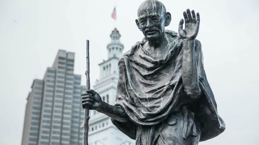 Gandhi - storia e insegnamenti principali della nonviolenza